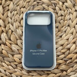 Apple iPhone 17 Pro Max Silicone Cover - Navy